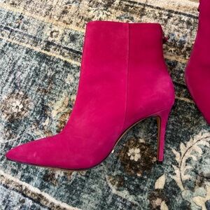 SCHUTZ Fuchsia Pointed-Toe Suede Ankle Boots Size 7.5